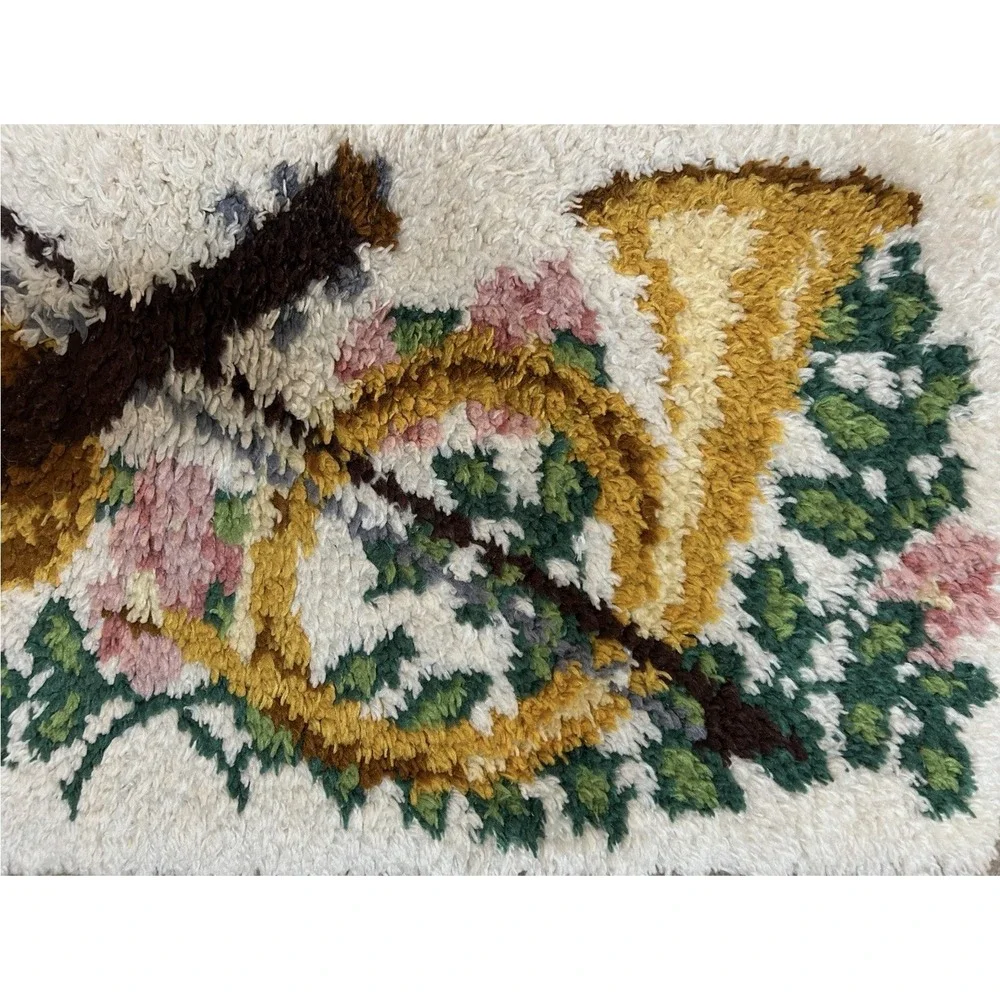 Vintage Latch Hook Rug for Wall or Floor Music Violin 16